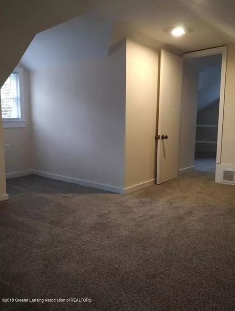 721 E Cavanaugh Rd, Lansing, MI 48910 photo 20