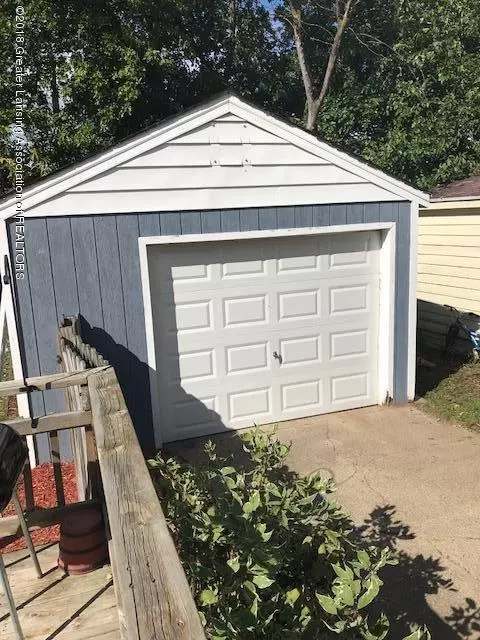 1606 Lenore Ave, Lansing, MI 48910 photo 16