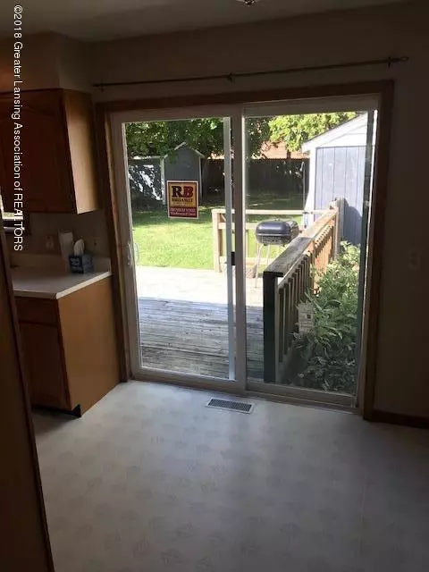 1606 Lenore Ave, Lansing, MI 48910 photo 4