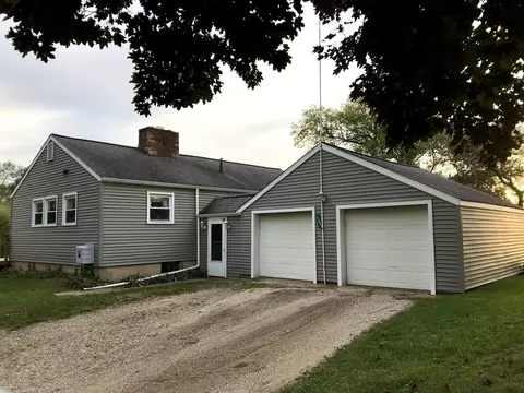12090 S M 52, Perry, MI 48872 photo 4