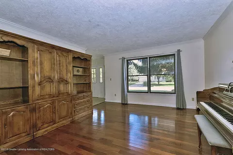 3577 E Arbutus Dr, Okemos, MI 48864 photo 2