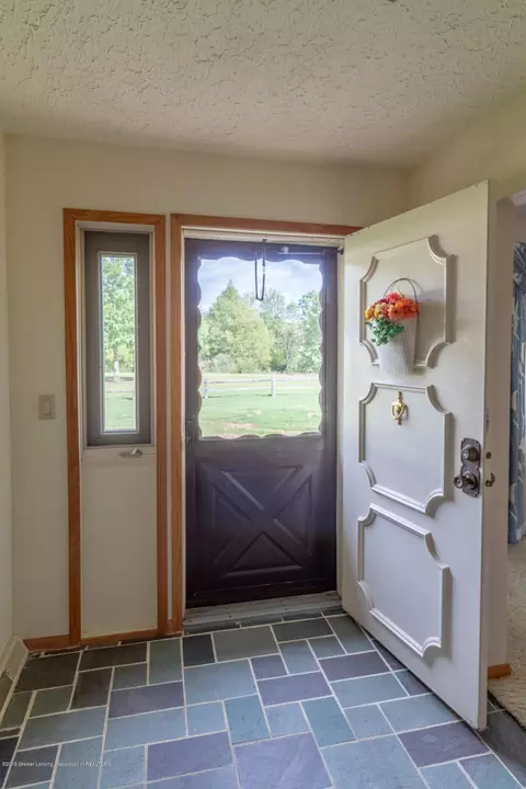 8057 Hunter Rd, Bath, MI 48808 photo 8