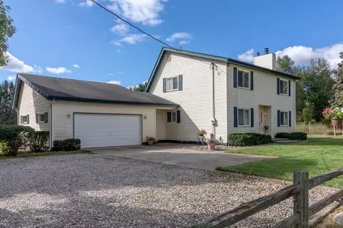 8057 Hunter Rd, Bath, MI 48808 photo 3