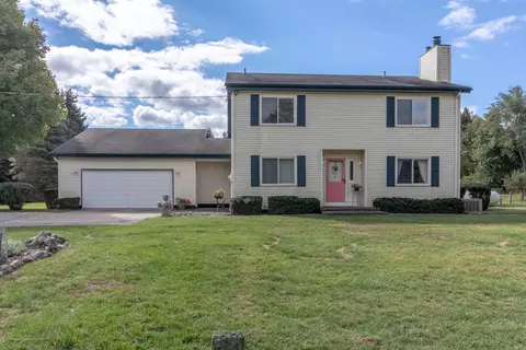 8057 Hunter Rd, Bath, MI 48808 photo 1