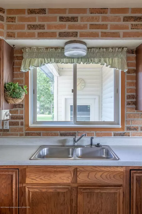 8057 Hunter Rd, Bath, MI 48808 photo 22