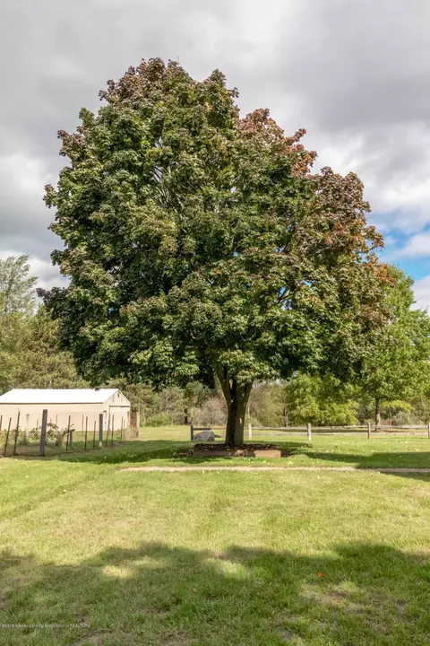 8057 Hunter Rd, Bath, MI 48808 photo 45