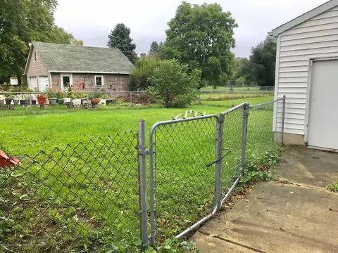 509 Clement Rd, Lansing, MI 48917 photo 5