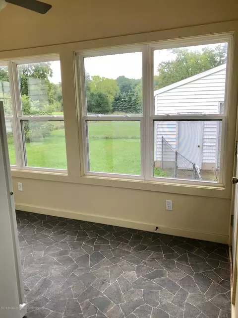 509 Clement Rd, Lansing, MI 48917 photo 33