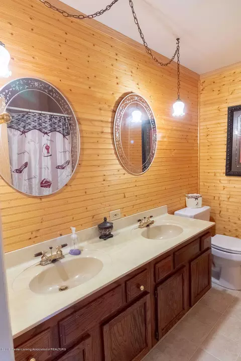 630 N Green St, Perry, MI 48872 photo 21