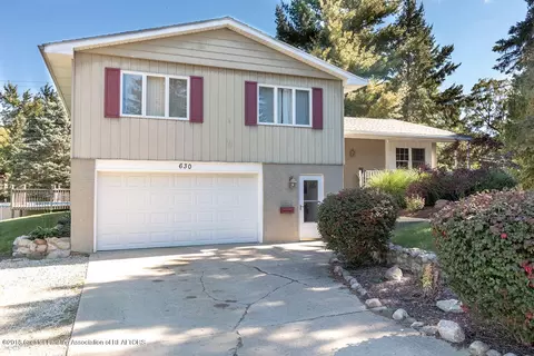 630 N Green St, Perry, MI 48872 photo 2
