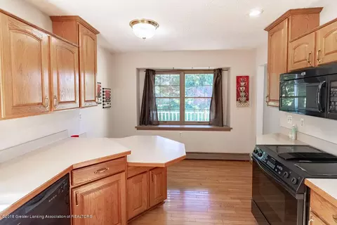 630 N Green St, Perry, MI 48872 photo 15