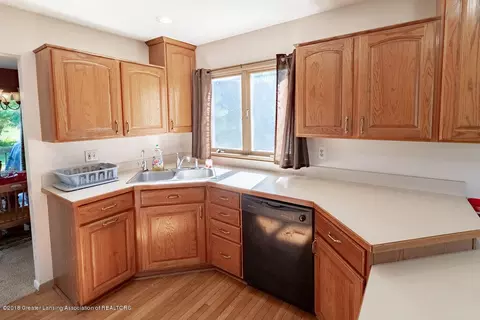 630 N Green St, Perry, MI 48872 photo 16