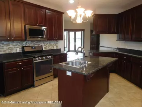 11405 Dunmaglas Dr, Bath, MI 48808 photo 5