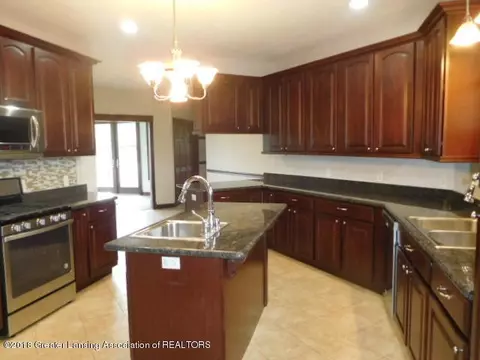 11405 Dunmaglas Dr, Bath, MI 48808 photo 6