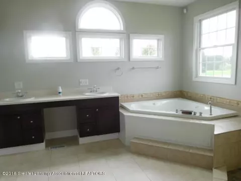 11405 Dunmaglas Dr, Bath, MI 48808 photo 26