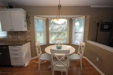 210 Oakwood Dr, Dewitt, MI 48820 photo 7