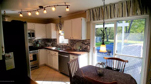 4109 Devonshire Ave, Lansing, MI 48910 photo 7