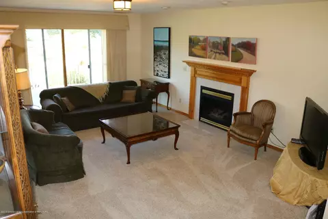 1392 Lacosta Dr, Dewitt, MI 48820 photo 3