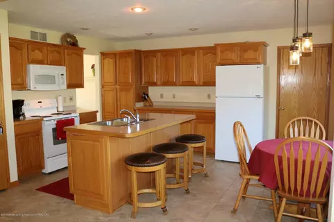 1392 Lacosta Dr, Dewitt, MI 48820 photo 5