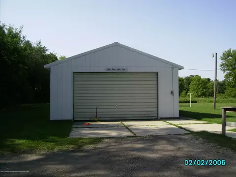 6364 E Clark Rd, Bath, MI 48808 photo 4