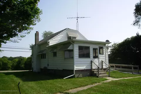 6364 E Clark Rd, Bath, MI 48808 photo 1