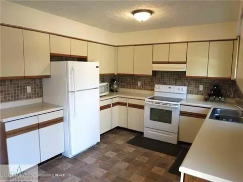 510 Cherry St, Dewitt, MI 48820 photo 7