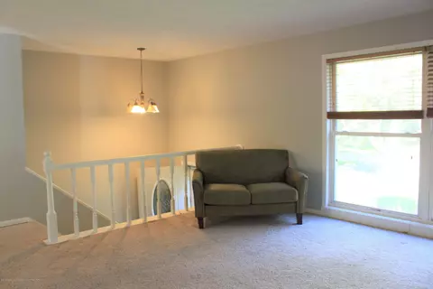 1621 Larkwood Dr, Dewitt, MI 48820 photo 5