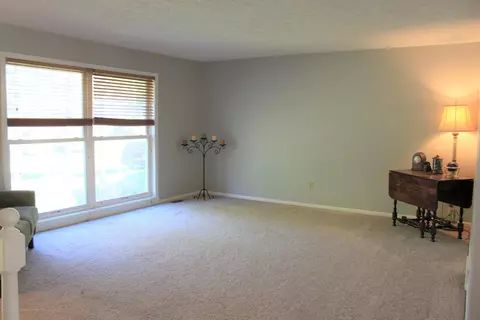 1621 Larkwood Dr, Dewitt, MI 48820 photo 3