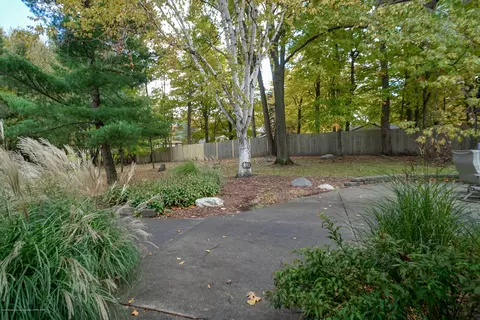 1304 Maycroft Rd, Lansing, MI 48917 photo 44