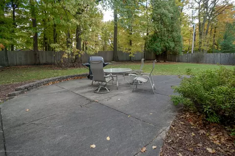 1304 Maycroft Rd, Lansing, MI 48917 photo 45