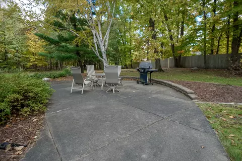 1304 Maycroft Rd, Lansing, MI 48917 photo 42