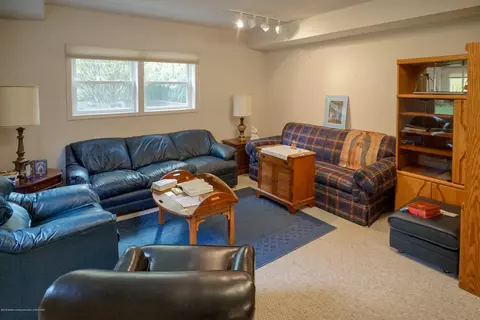 1304 Maycroft Rd, Lansing, MI 48917 photo 36