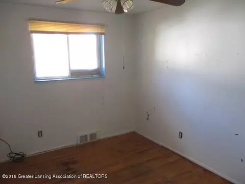 3944 Windward Dr, Lansing, MI 48911 photo 12
