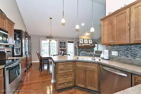 1261 Lobelia Ln, Dewitt, MI 48820 photo 11