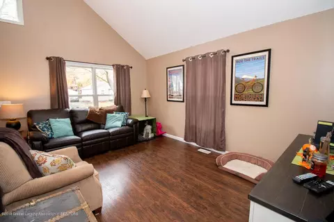 704 E Willard Ave, Lansing, MI 48910 photo 6