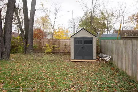 704 E Willard Ave, Lansing, MI 48910 photo 28