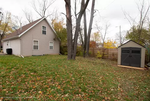 704 E Willard Ave, Lansing, MI 48910 photo 27