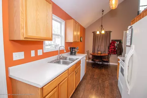 704 E Willard Ave, Lansing, MI 48910 photo 15