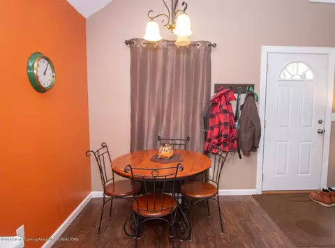 704 E Willard Ave, Lansing, MI 48910 photo 10
