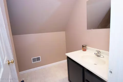 704 E Willard Ave, Lansing, MI 48910 photo 17