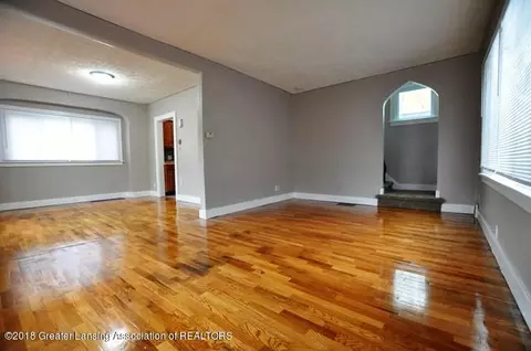 2016 Lyons Ave, Lansing, MI 48910 photo 3