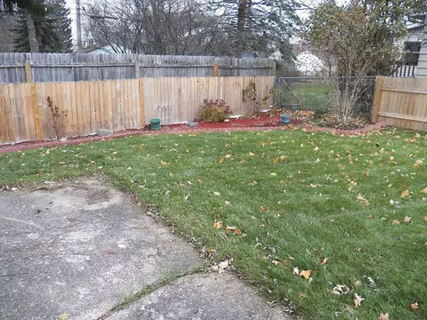 4501 Alpha St, Lansing, MI 48910 photo 2