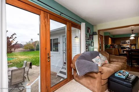 9701 Missaukee Ln, Haslett, MI 48840 photo 11