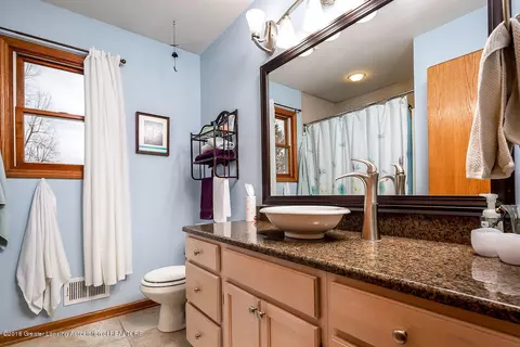 9701 Missaukee Ln, Haslett, MI 48840 photo 19