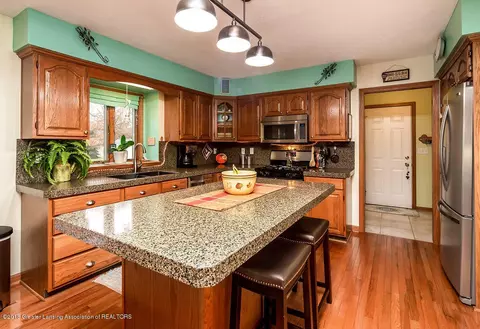 9701 Missaukee Ln, Haslett, MI 48840 photo 6