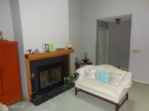 131 E Jolly Rd #E5, Lansing, MI 48910 photo 2