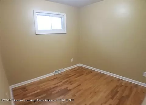 400 Williams St, Perry, MI 48872 photo 9