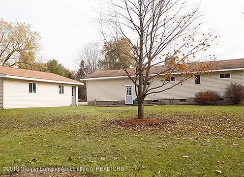 400 Williams St, Perry, MI 48872 photo 2