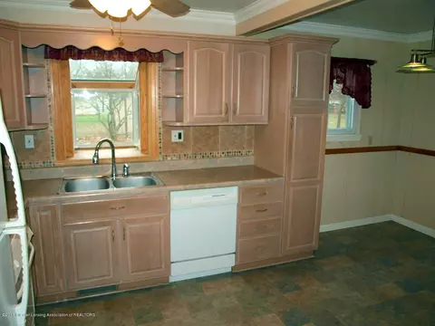 5515 Marsh Rd, Haslett, MI 48840 photo 8