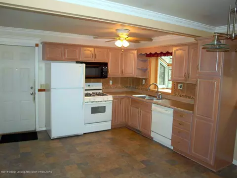 5515 Marsh Rd, Haslett, MI 48840 photo 5